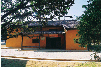 中国红军第四军军部旧址现场教学